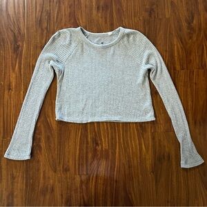 Me to We Essentials Gray Waffle Knit Cropped Long Sleeve Shirt size small